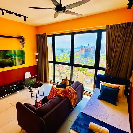 Deluxe Suites With Infinity Pool, Kids' Pool & Sea